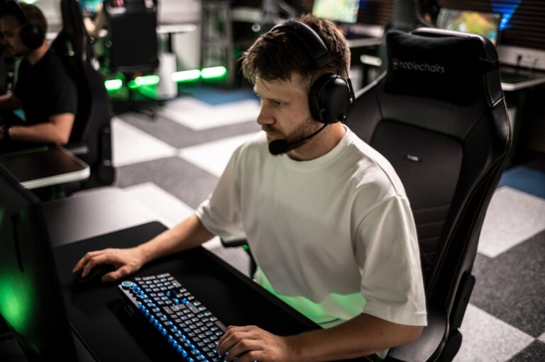 Connect with Fellow Gamers through Pixelforges.xyz Community Services